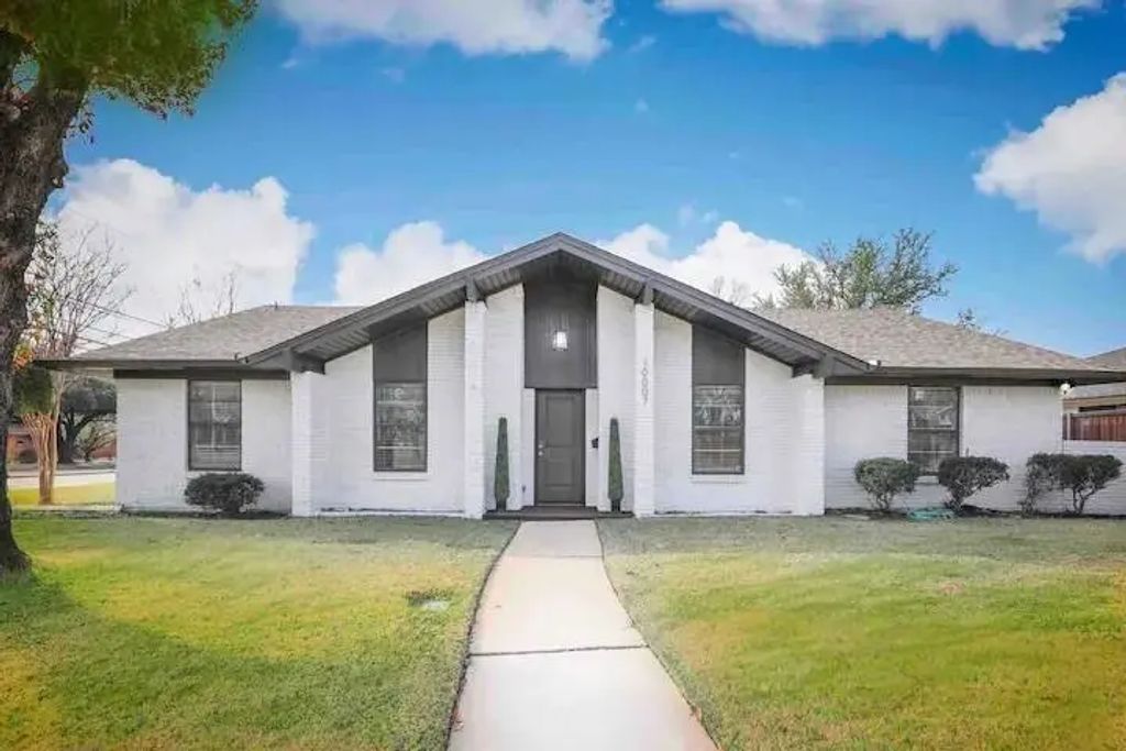 10007 Dale Crest Drive, Dallas