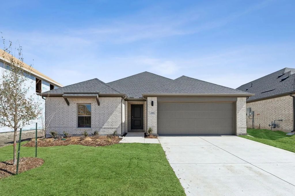 242 Twin View Vista Drive, Lavon