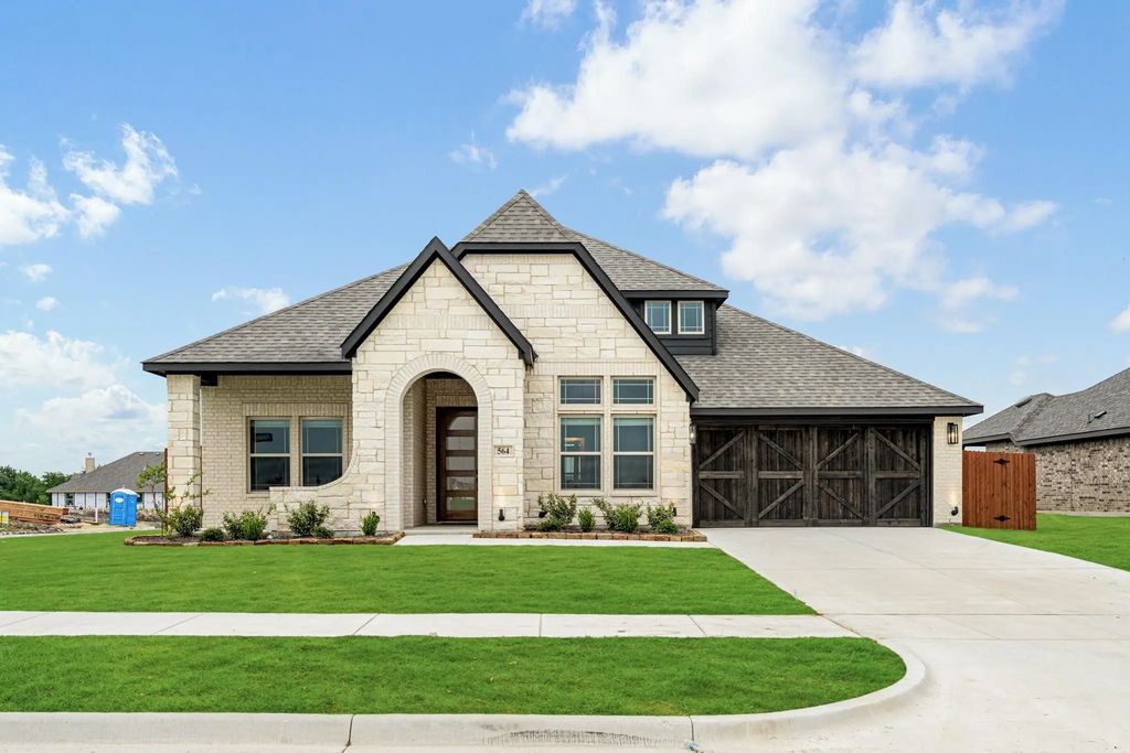 564 Holiday Avenue, Waxahachie