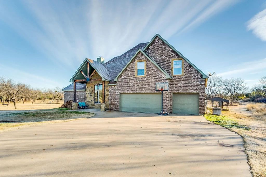 2090 River Front Court, Stephenville