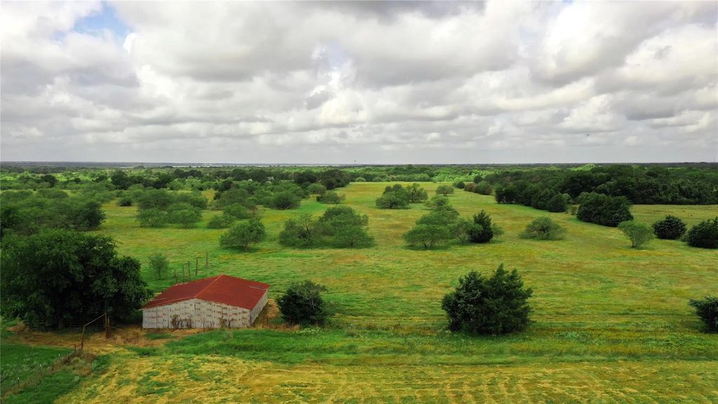 1563 Fm 667, Dawson