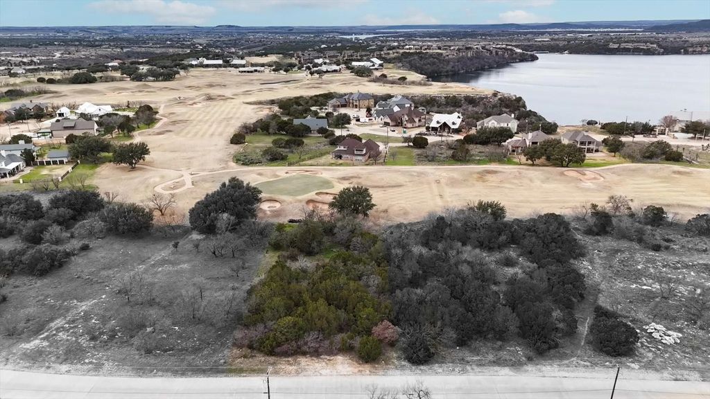 385 Colonial, Graford