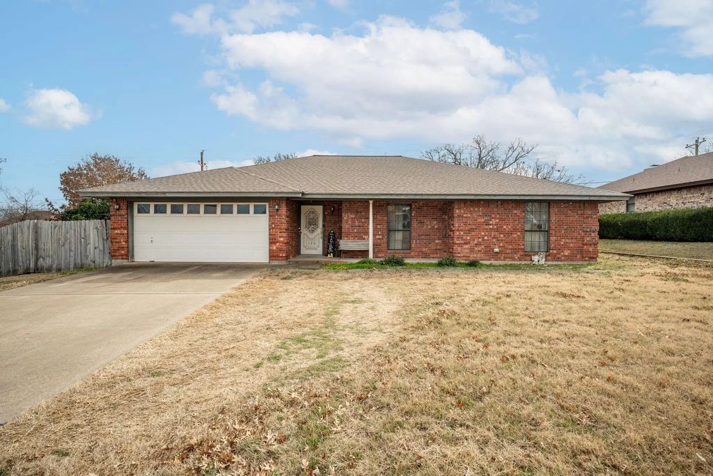 130 Ben Hogan Drive, Stephenville