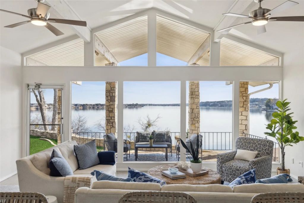 648 S Rough Creek Court, Granbury