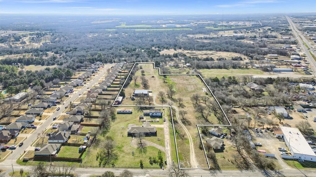 2014 & 1910 Shannon Road, Denison