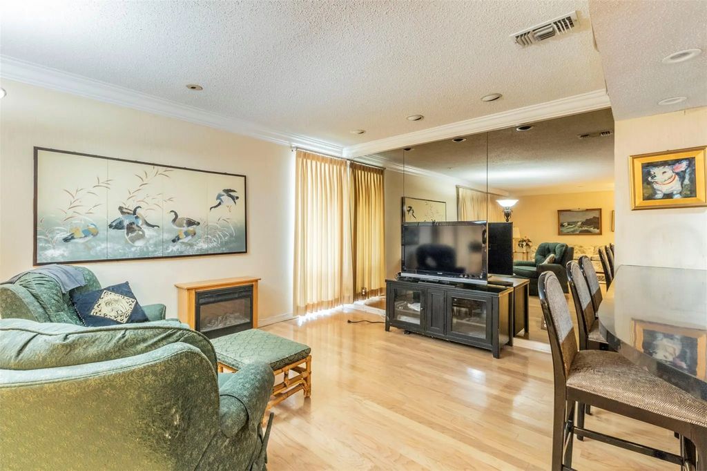 512 E Avenue J A, Grand Prairie