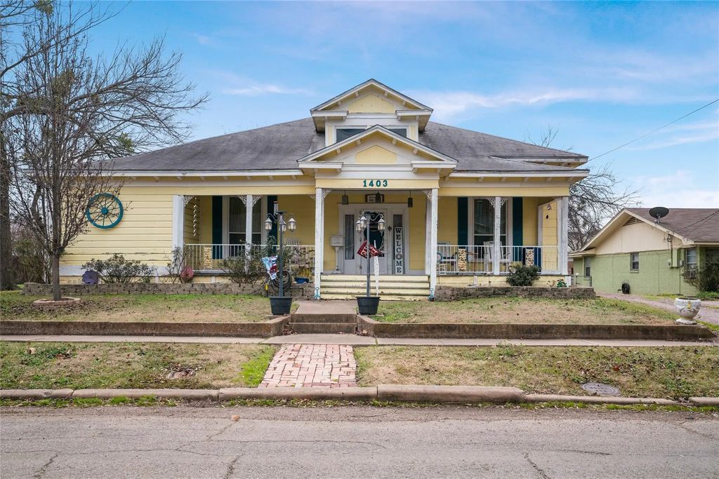 1403 Bonham Street, Commerce