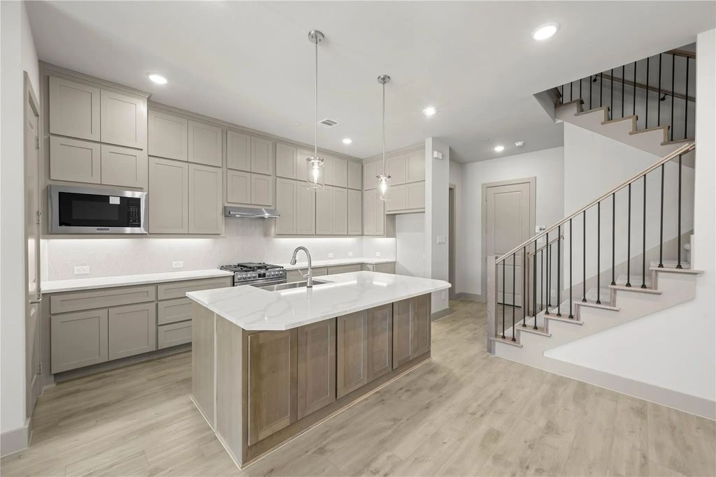 1832 Wittington, Farmers Branch