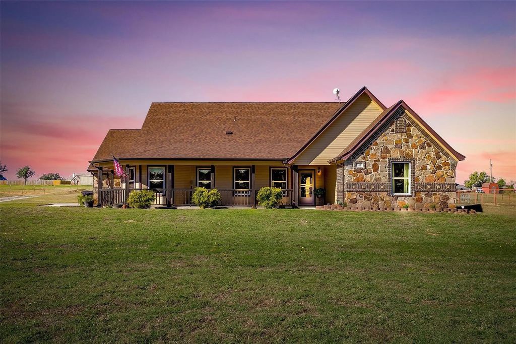 555 Munn Road, Springtown