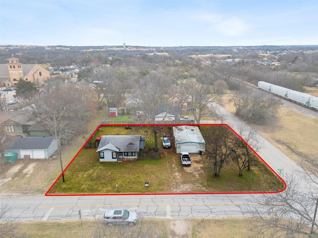 100 E Eldred Street, Burleson