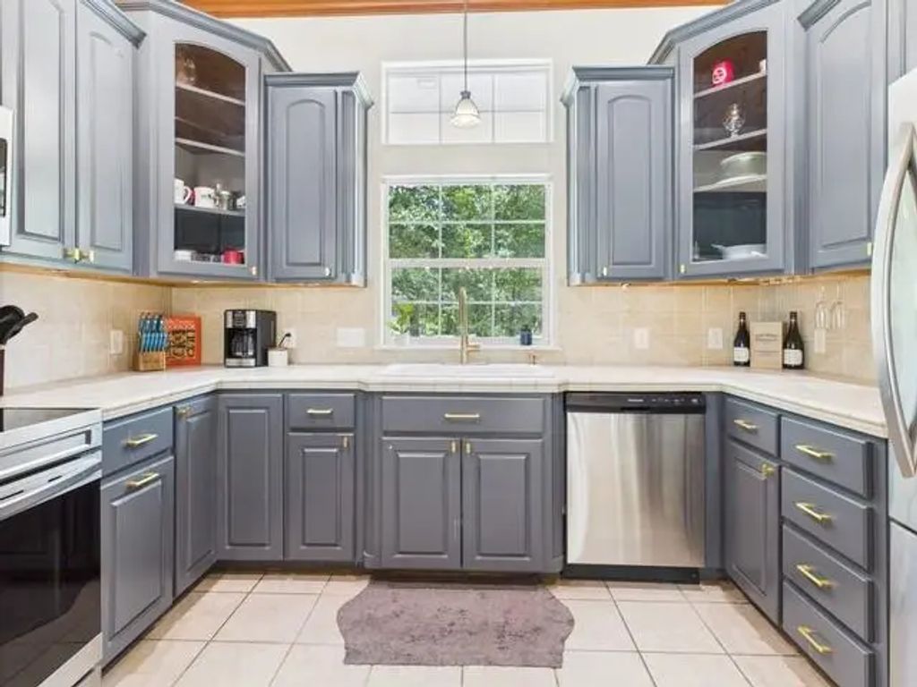 8419 County Road 1213, Athens