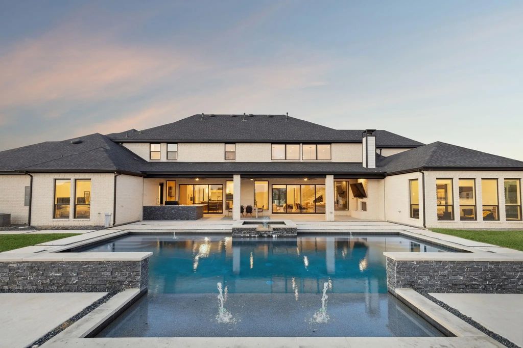 808 Inverness Lane, Lucas