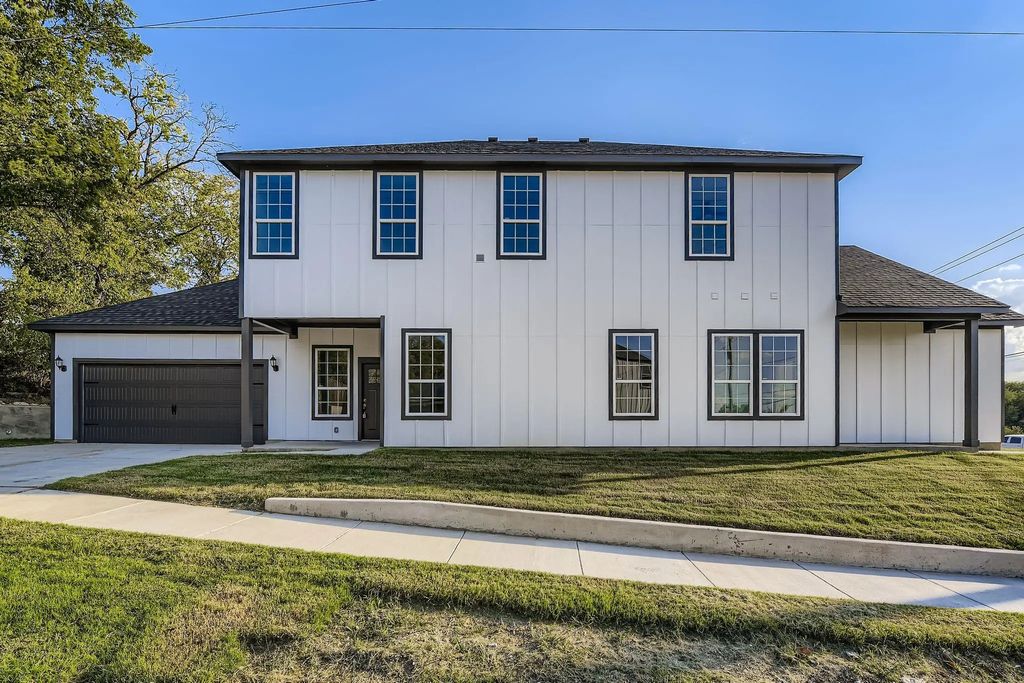 530 N M L King Jr Boulevard, Grand Prairie