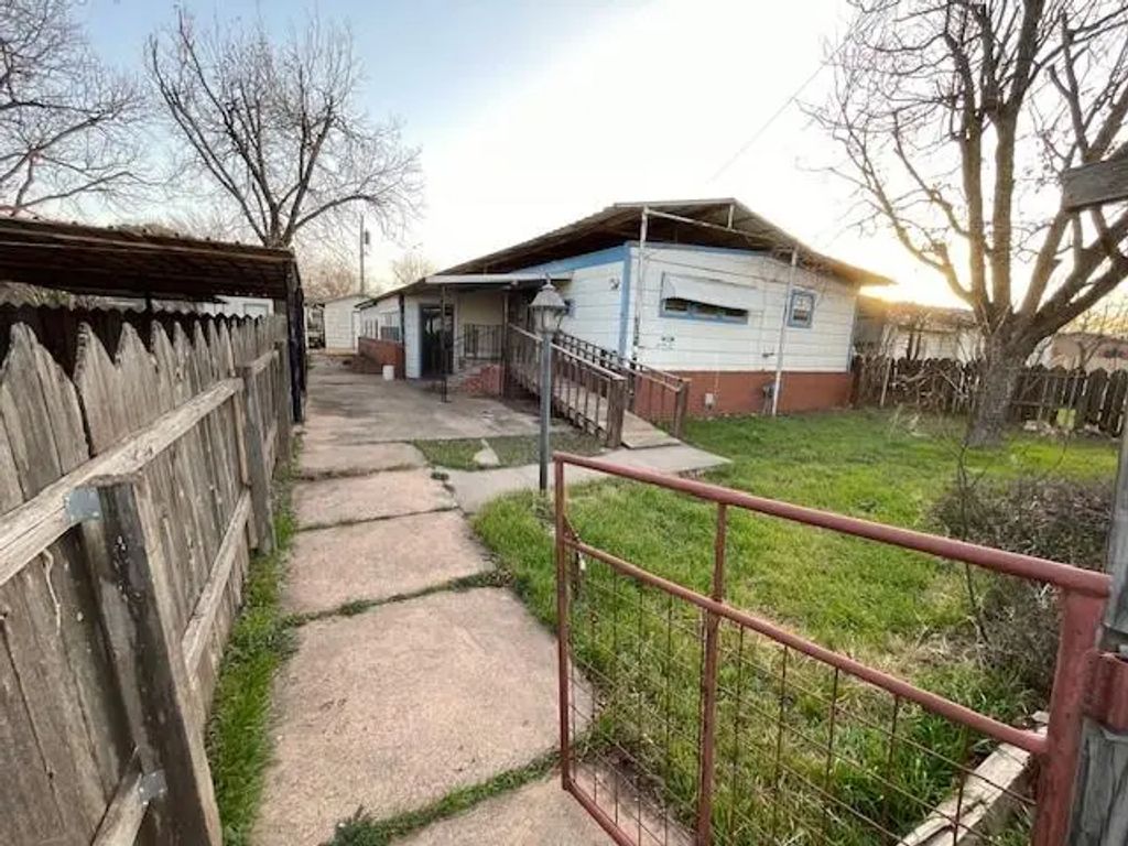 214 Coke Street, Tye