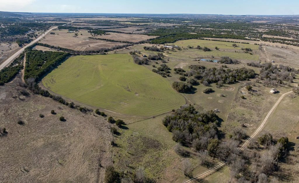 172 Private Road 2361, Meridian