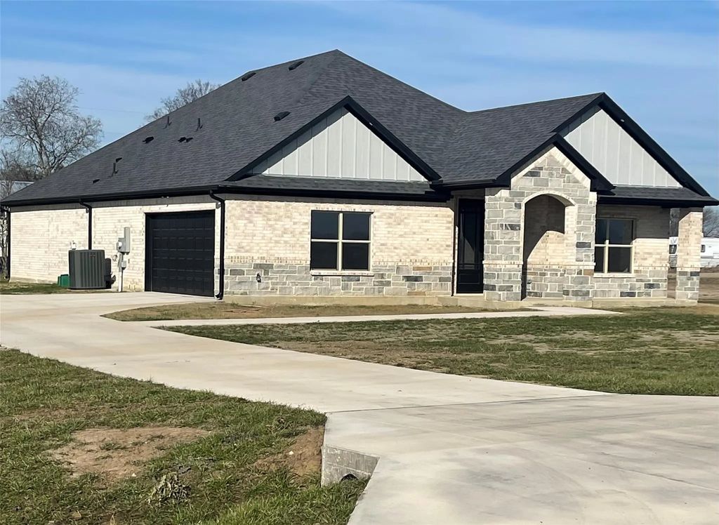 366 Private Road 5441, Point