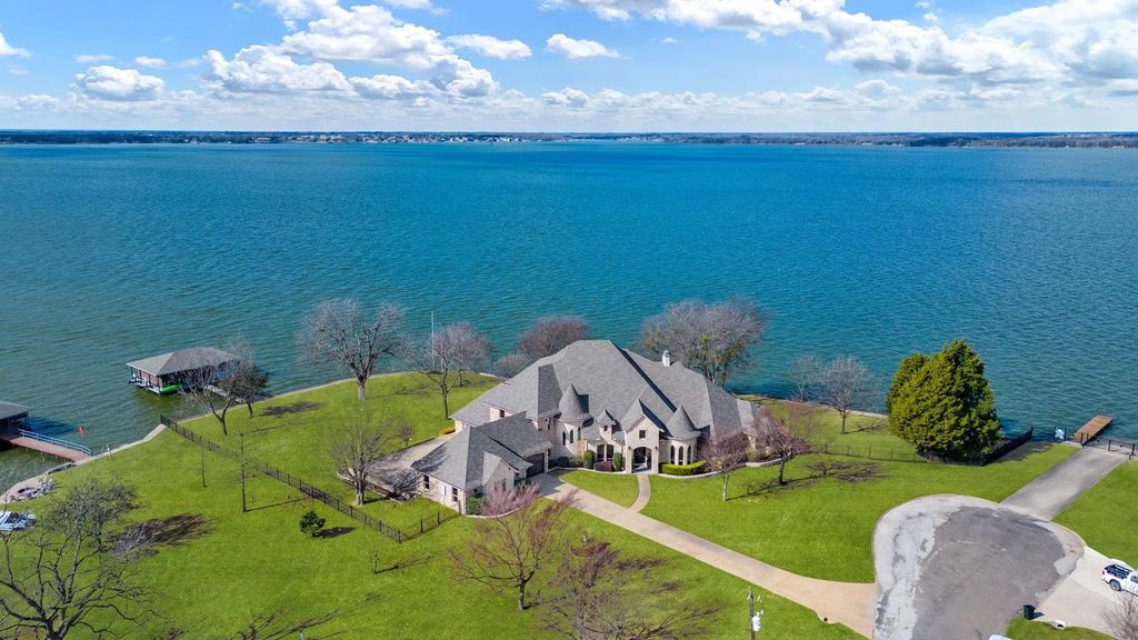 507 Chambers Point Drive, Kerens