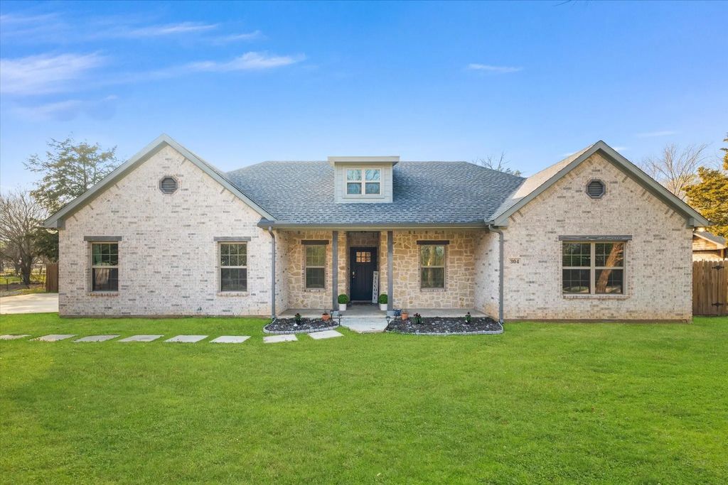 304 Bradley Street, Tioga