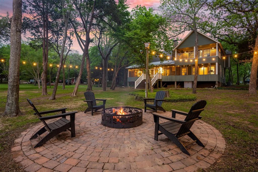 2000 N Lake Drive, Greenville