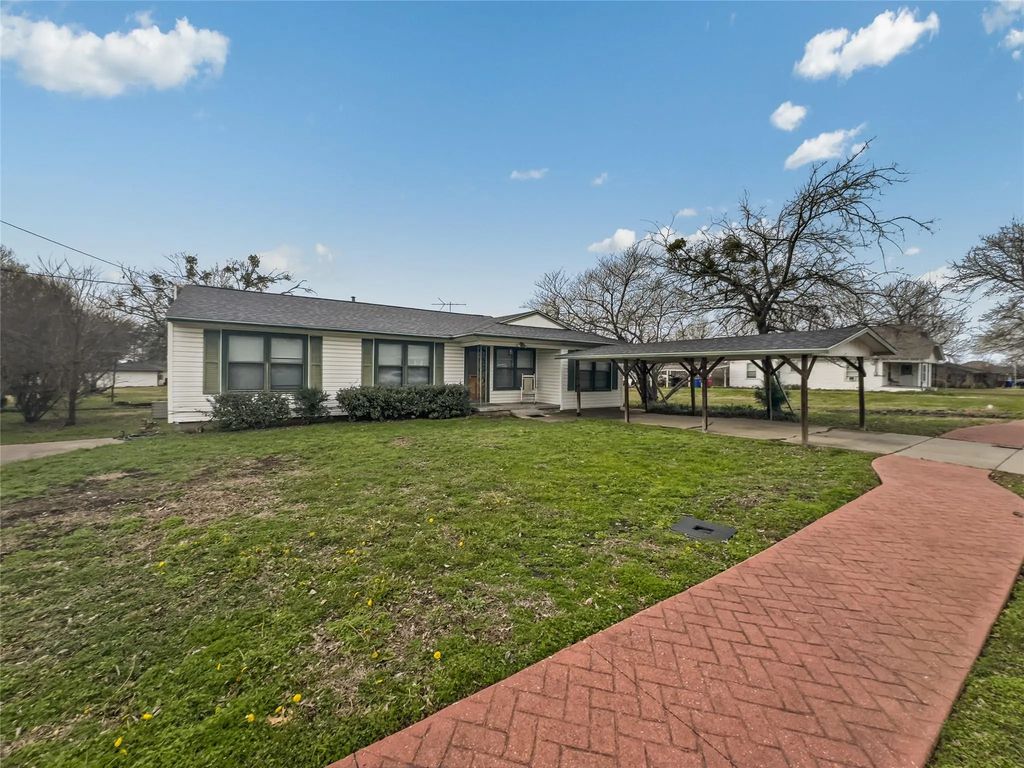 1017 N Houston Street, Royse City