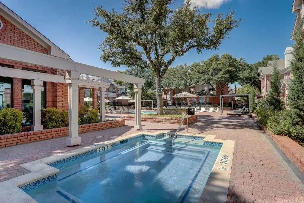 17250 Knoll Trail Drive 606, Dallas