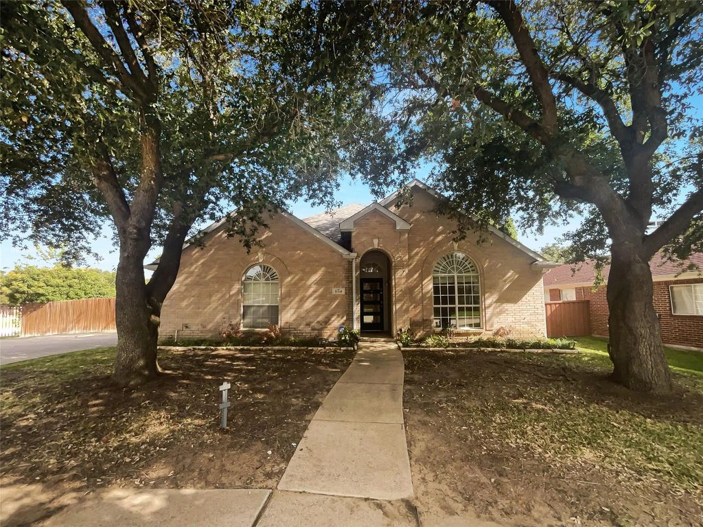 504 Outlook Cove, Flower Mound