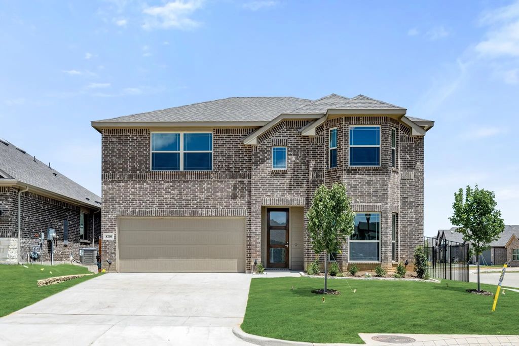 8200 Leopard Pass, Godley