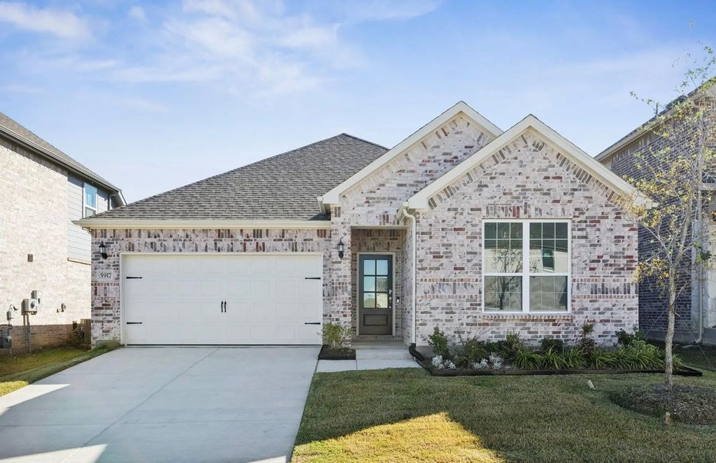 5917 Mayer Avenue, Pilot Point