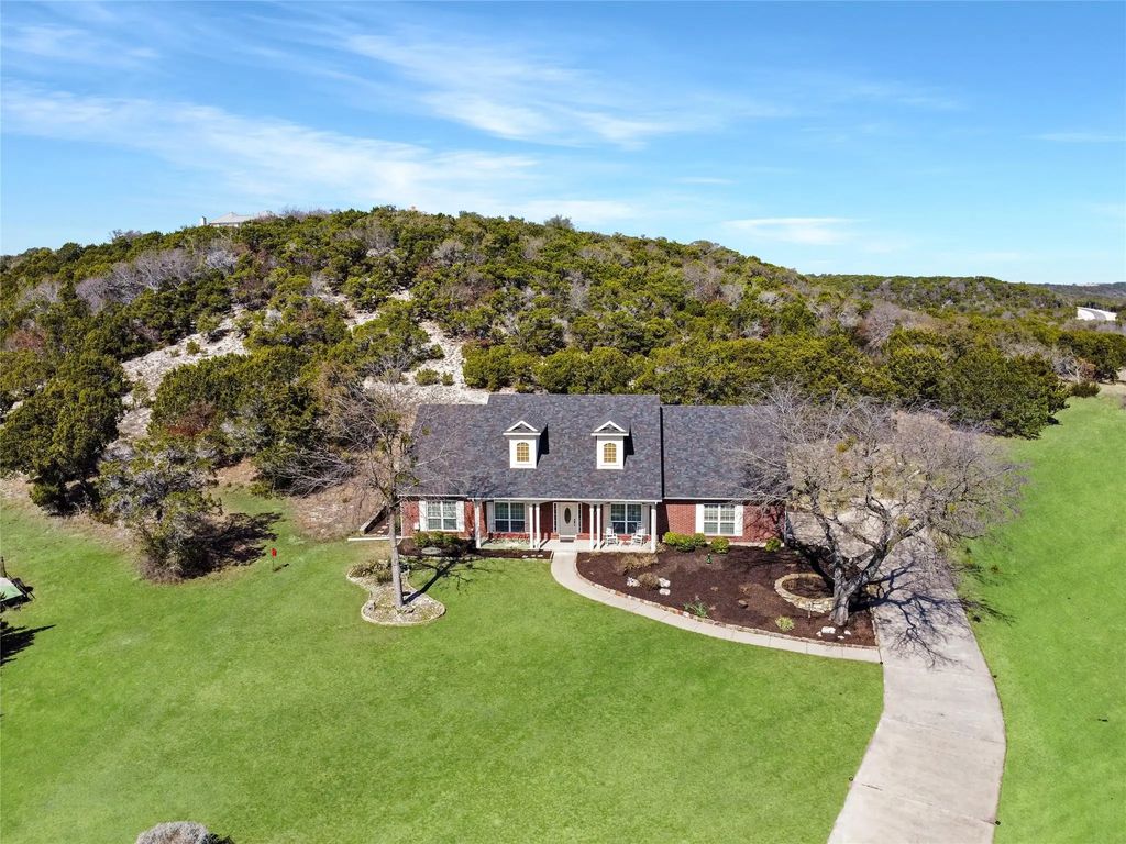 6004 Selkirk Court, Cleburne