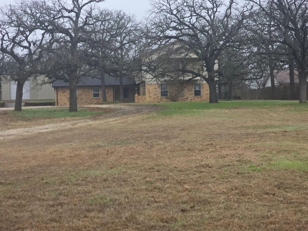 2077 Trailwood Drive W, Burleson