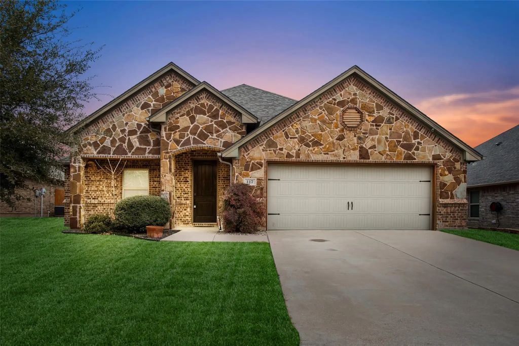 117 Donna Circle, Granbury