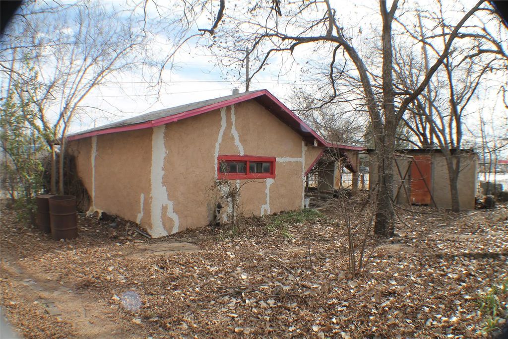 709 W Commerce, Brownwood