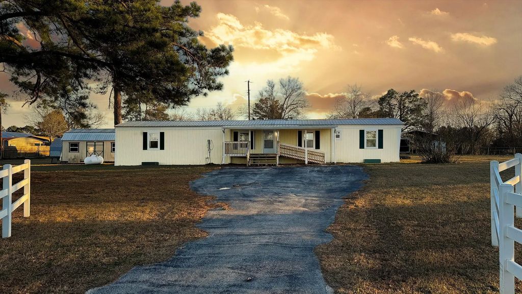 15995 Neches Parkway, Tyler