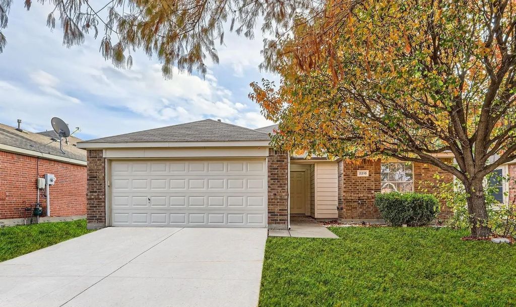 2210 Sumac, Forney