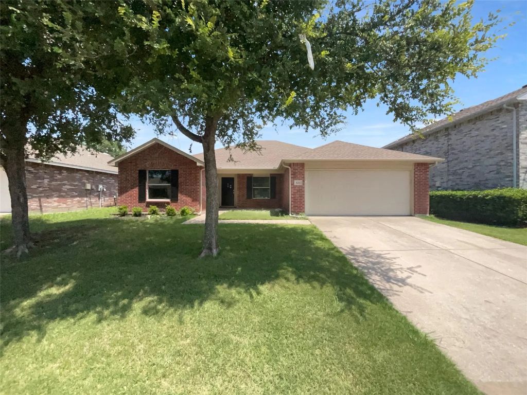626 Gunters Mountain Lane, Wylie