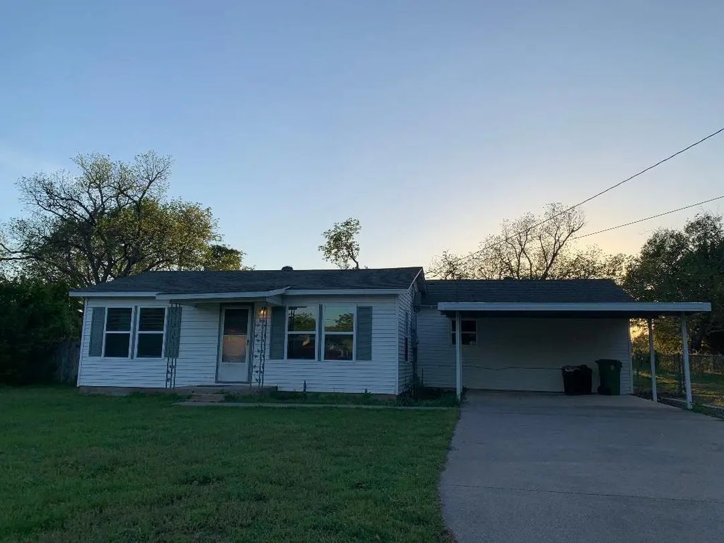 2501 Murphy Drive, Bedford