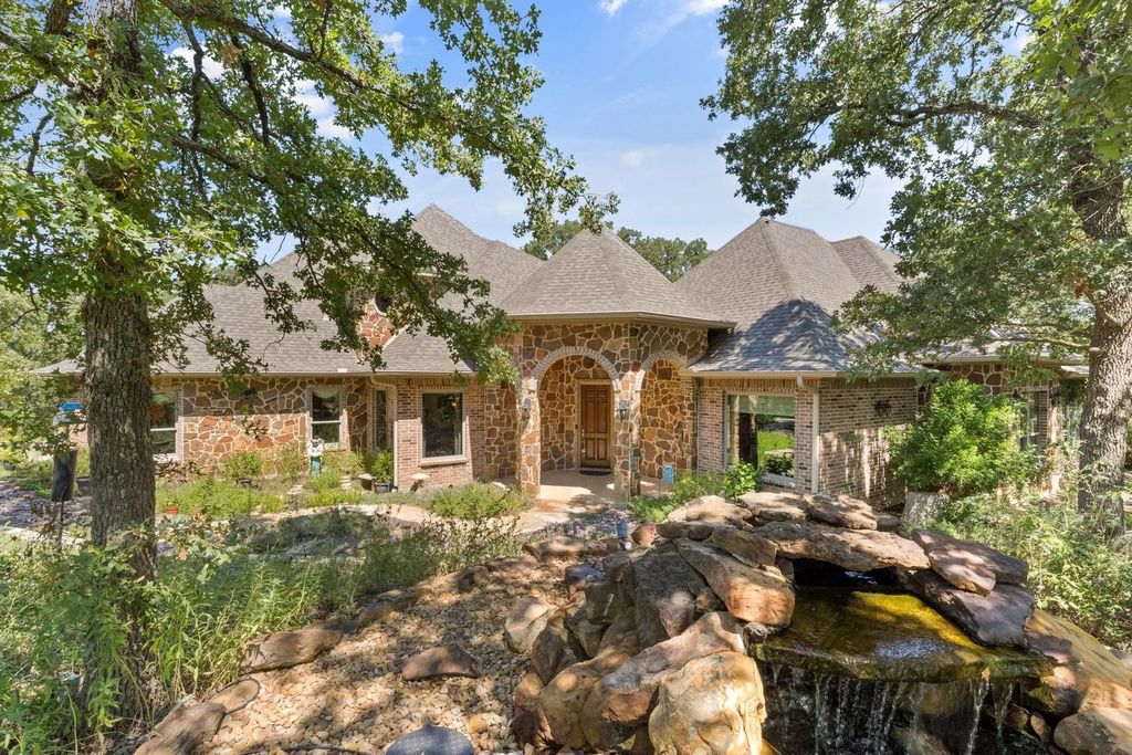 10072 Bluffview Circle, Pilot Point