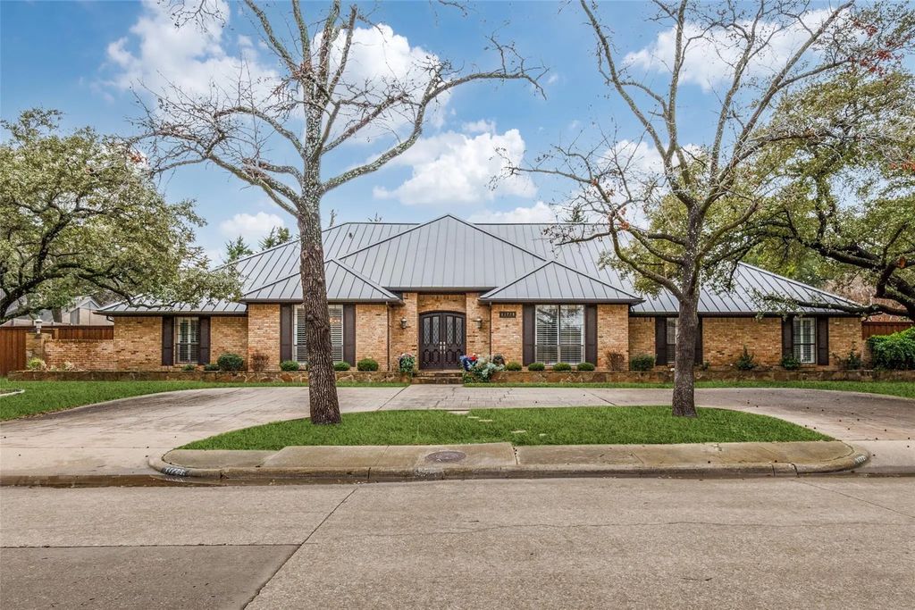 11723 Pine Forest Drive, Dallas