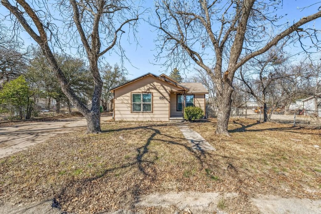 651 W Park Street, Stephenville