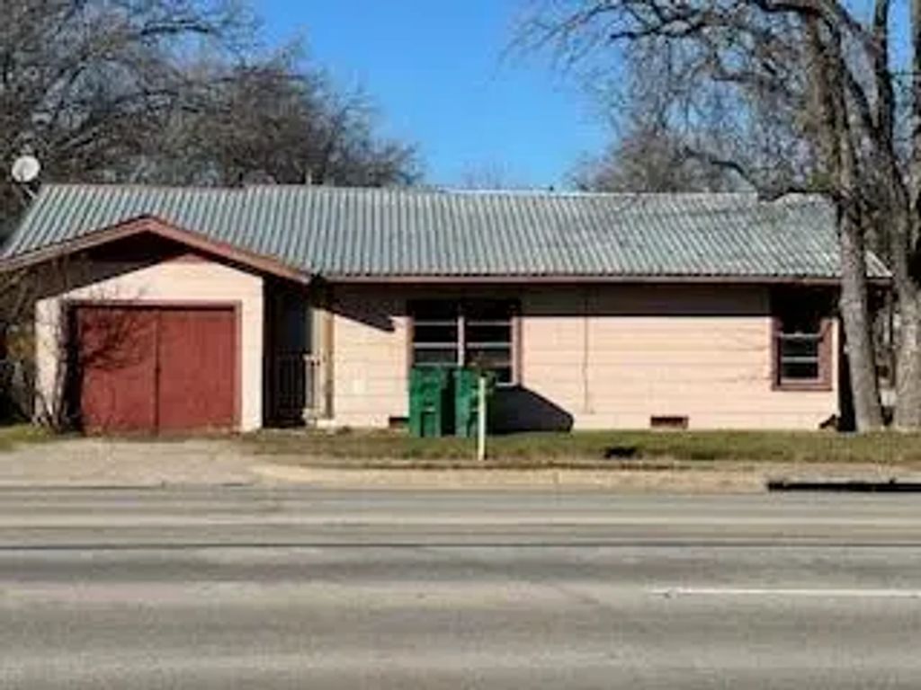 502 W Belknap Street, Jacksboro