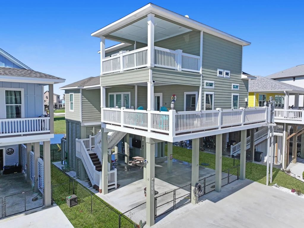 1991 Royaville Court, Port Bolivar