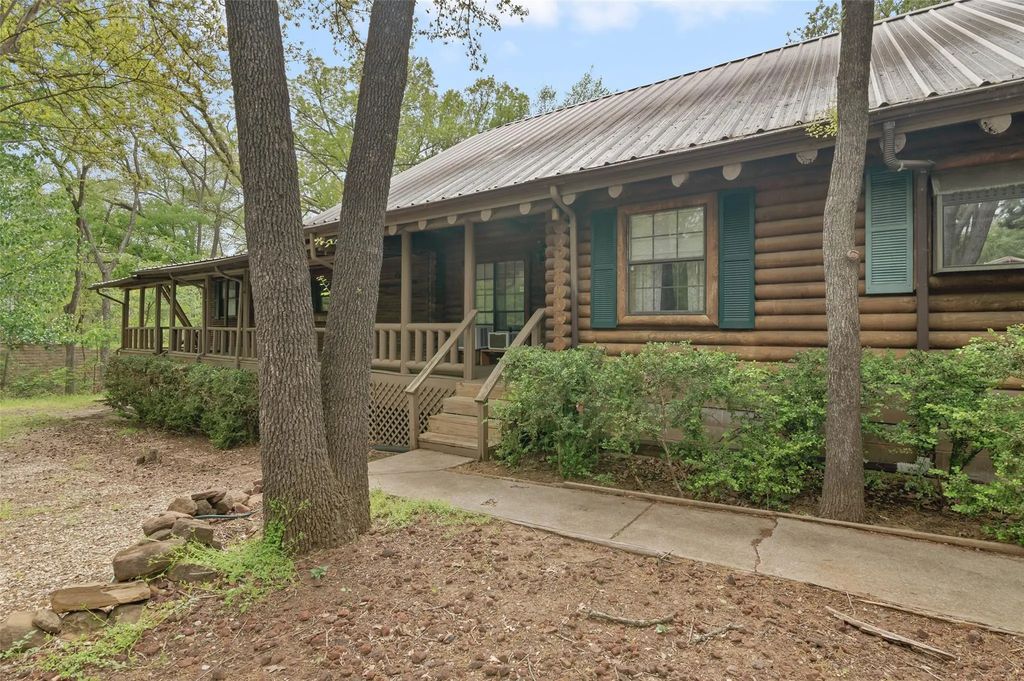 910 Lakeshore Boulevard, Oak Point
