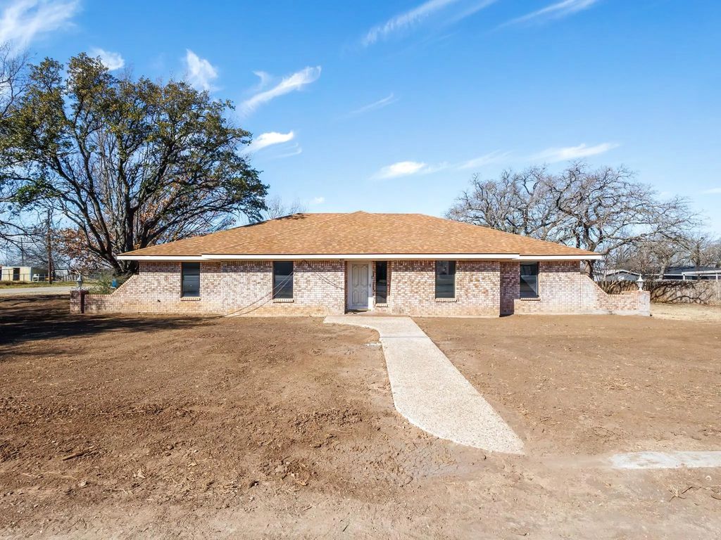 401 N Avenue E, Cross Plains