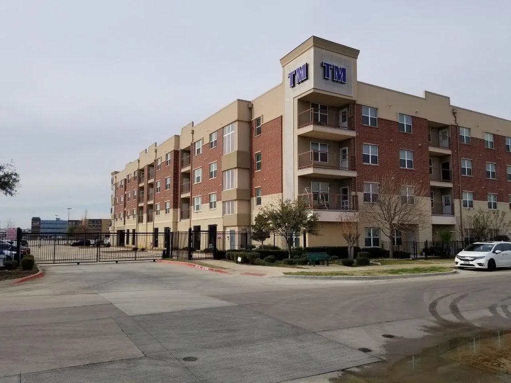 1100 W Trinity Mills Road 3003, Carrollton