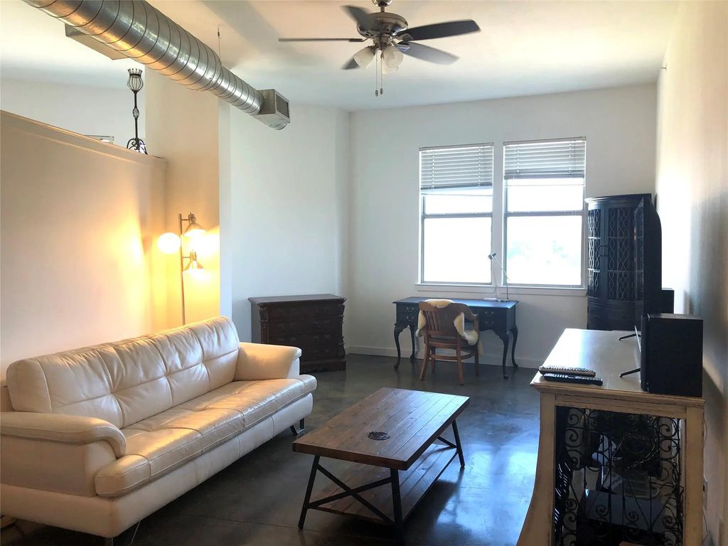 201 W Lancaster Avenue 420, Fort Worth
