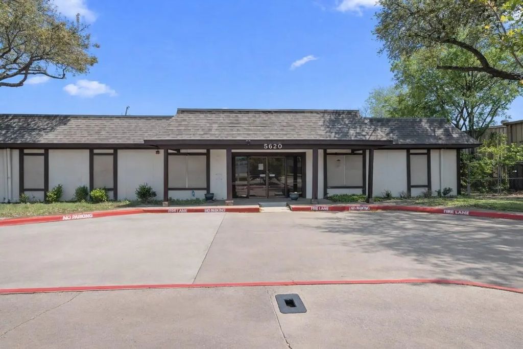 5620 Rowlett Road, Rowlett