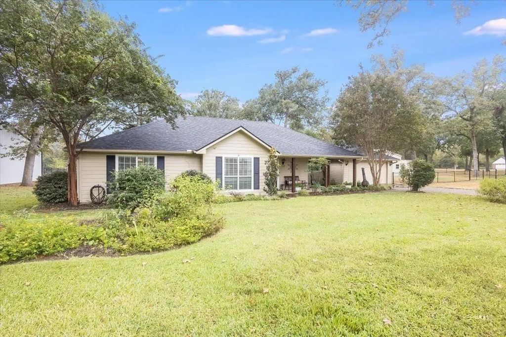 108 Azalea Court, Trinidad