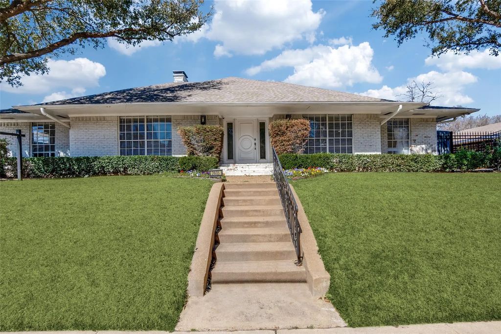 2605 Thomas Avenue, Dallas