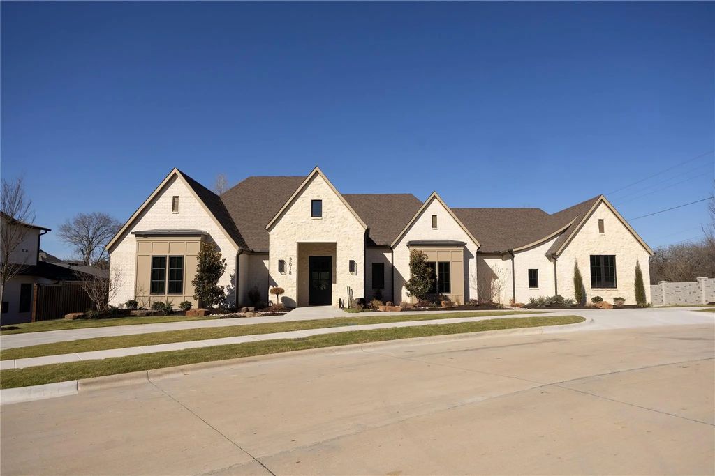 2618 Pointe Court, Colleyville