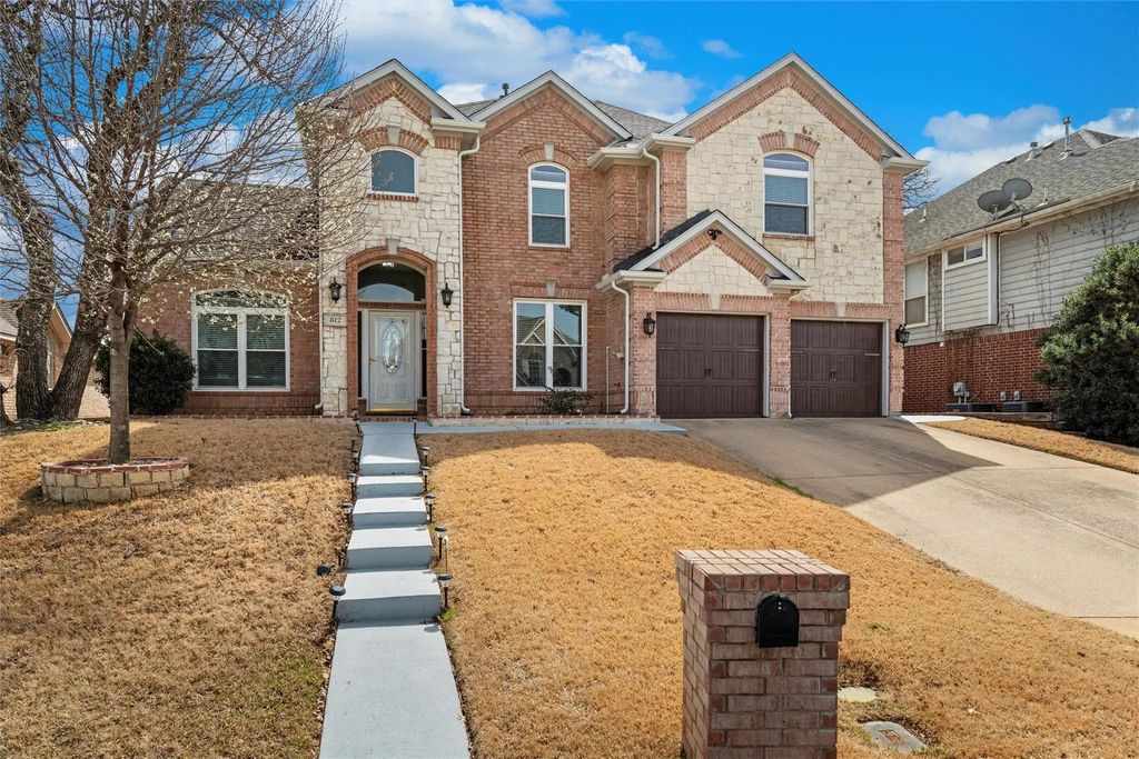 812 Forest Hollow Drive, Hurst